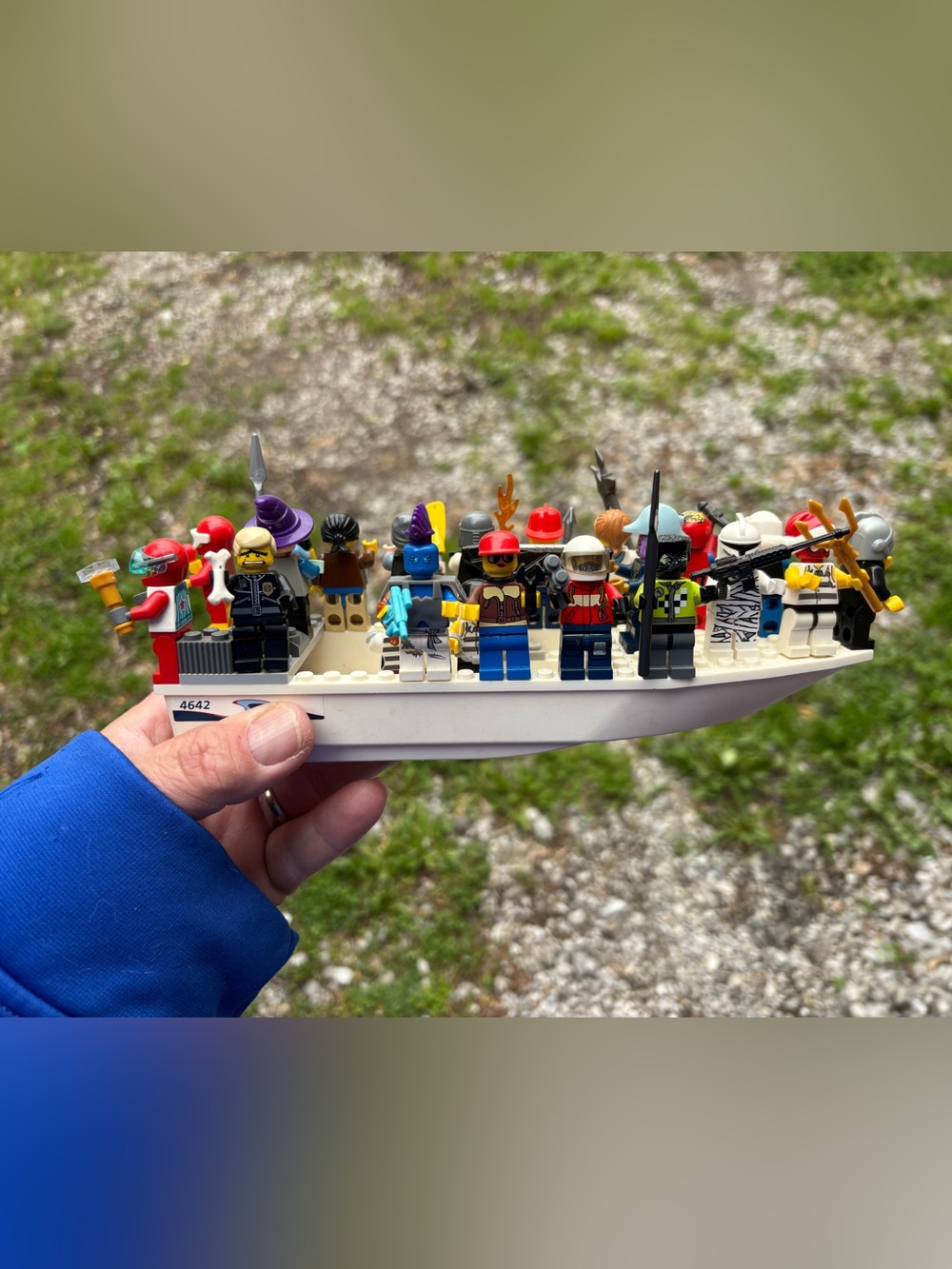 22 Lego minifigure lot. With weapons, headwear, & other accessories. Customized.